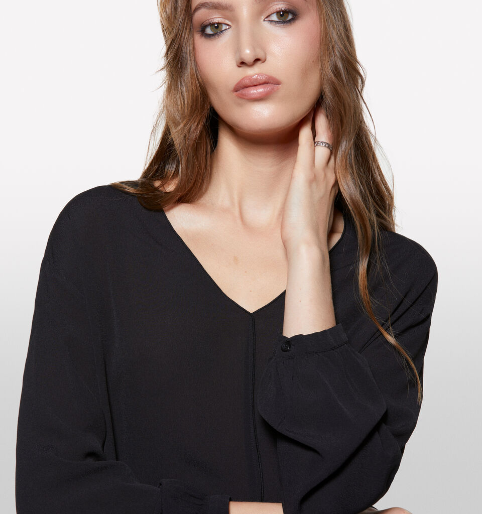 Black oversized blouse - women's blouses - Black | Sisley image number 4